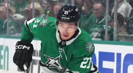 NHL Insider Provides Update on Jason Robertson Trade Rumors