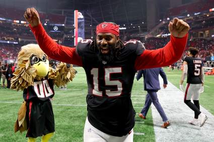 Commanders Urged to Sign Veteran Who Had 5.5 Sacks Last Season