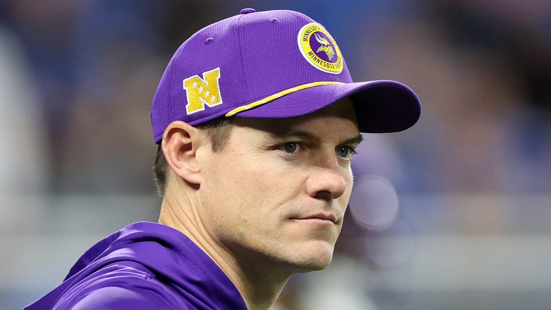 Minnesota Vikings head coach, Kevin O'Connell, watching during warmups before the regular season finale against the Detroit Lions. January 5, 2025.