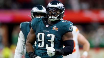 Former Eagles DL Receives ‘Tough Love’ After $104 Million Deal