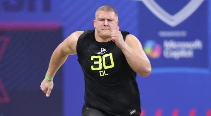 Rookie ‘Vanilla Gorilla’ Draws Raves From Eagles Teammates