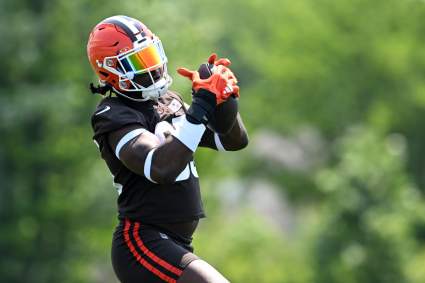 Browns Vet David Njoku Praises Shedeur Sanders in Mic’d Up Video