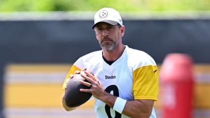 Steelers QB Aaron Rodgers Snubbed By Longtime Favorite Receiver