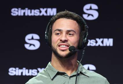 Indianapolis Colts WR Limps off Practice Field at OTAs