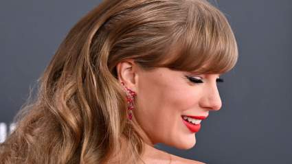 Patriots TE Makes Jaw-Dropping Taylor Swift Gaffe at Travis Kelce-Hosted Event