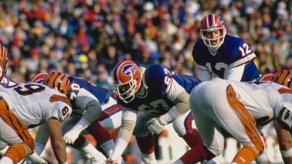 Former Bills QB Turns Heads With Major Honor