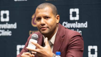 Cavaliers Secure Homecoming For Akron Native in Free Agency