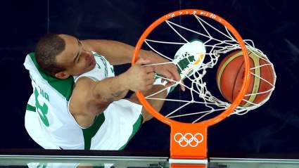 Former Pelicans Guard Still Playing High-Level Pro Ball – Aged 45