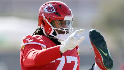 Ex Chiefs Tackle Signs With NFC East Contenders