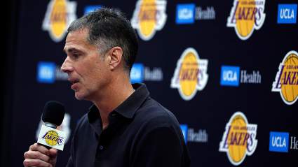 Lakers Strike Deal to Reunite With Maligned Center: Report