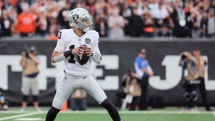 Ex-Raiders QB Signs With Playoff Contender After Prolonged Free Agency