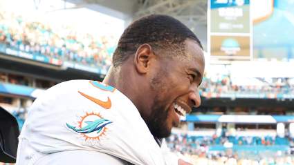 Steelers Fans Will Love Jonnu Smith’s Reaction to Trade From Dolphins