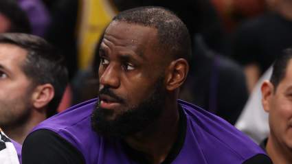 Warriors-Lakers Trade Idea Sends LeBron James to Golden State