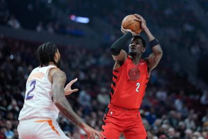 NBA Legend Makes Bold Offer to New Lakers Center DeAndre Ayton