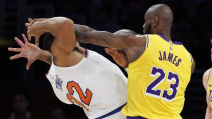 Proposed Trade Has Lakers Deal LeBron James to Knicks for $220 Million Star