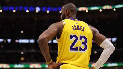 Deandre Ayton Comments May Further Hint at LeBron James’ Lakers Future