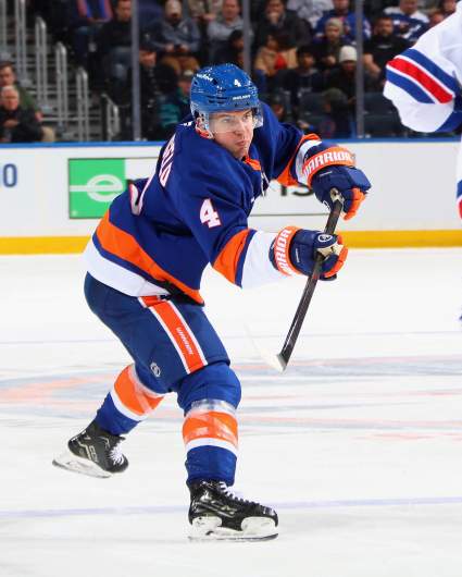 Islanders To Re-Sign Veteran Right-Handed Defenseman