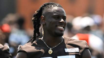Browns Predicted to Cut Ties With David Njoku After Draft Decision