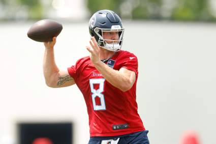 Titans Quarterback to Undergo Season-Ending Surgery