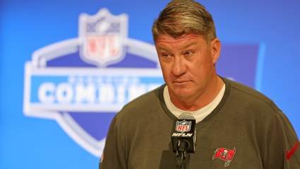 Buccaneers Announce 2 Signings Amid Reports of Contract Negotiations