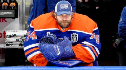Oilers Tabbed to Sign $1.8 Million Goalie to ‘Push’ Faltering Stuart Skinner