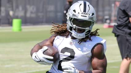 Ashton Jeanty’s Rivalry With Travis Hunter Predicted to Heat Up Again
