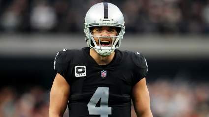 Ex-Raiders Star QB Delights Oakland, Las Vegas Fans With Video