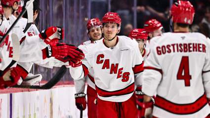 Why Blackhawks Should Sign Top Free Agent