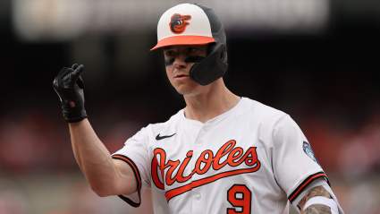 San Francisco Giants Reportedly Pursuing Gold Glove Outfielder With 30+ Home Run Pop