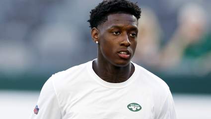 Jets HC Aaron Glenn Drops Concerning News on Superstar CB