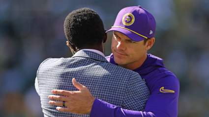 Beloved Ex-Viking Signs With Contender