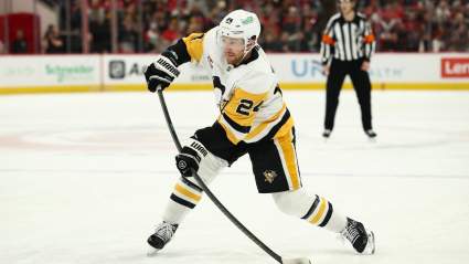 Maple Leafs Urged to Sign ‘Elite’ Defenseman to Quarterback Power Play