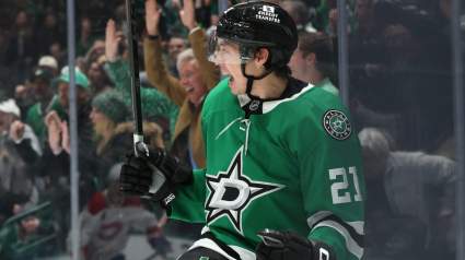 Blackhawks Add $31M Star in New Trade Pitch to Help End Rebuild