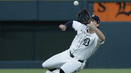 Tigers Cut Ties With Veteran Infielder to Make Room for Left-Handed Pitcher
