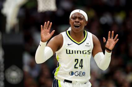 Arike Ogunbowale Responds to Reporter’s Twitter Comments Amid Wings’ Struggles