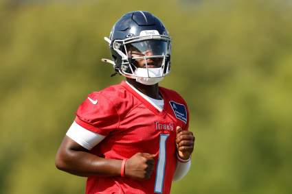 NFL Insider Responds to Titans Rookie QB Calling Offense ‘Mid’