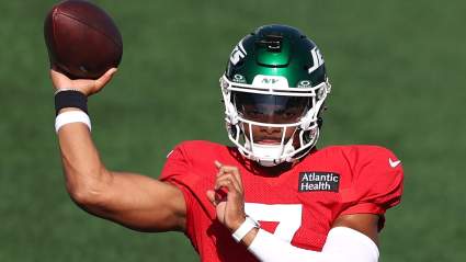 Aaron Glenn Gets Honest About Justin Fields’ Progress in Jets Camp