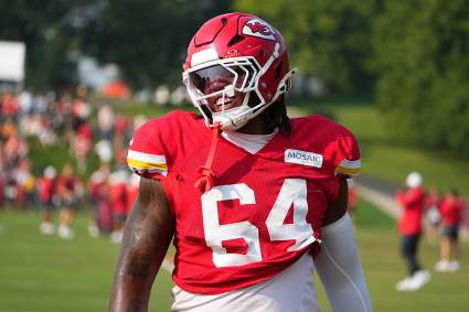 Trade Pitch Sends Patrick Mahomes’ Blindside Protector to Falcons