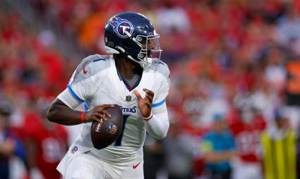 Titans No. 1 Overall Pick Makes Bold Declarations Ahead of Second NFL Start
