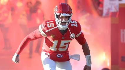 NFL Legend Sparks Controversy on Chiefs QB Patrick Mahomes