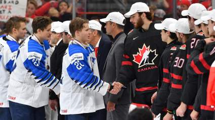 Top Team in West Targeting Red Wings Goaltender