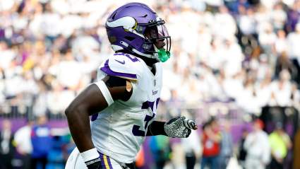 Raiders Sign Ex-Vikings 3rd-Round Pick, Cut Nephew of NFL Legend & LB