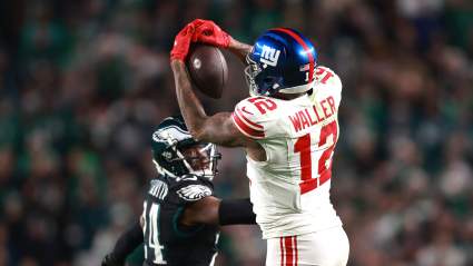 Mike McDaniel Drops Strong Statement on Darren Waller Before Dolphins Debut