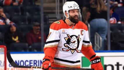 Trade Pitch Sees Maple Leafs Acquiring $12M Hard-Nosed Defenseman