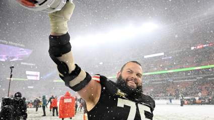 Lions Advised to Deal Rookie, Mid-Round Pick to Browns for 7-Time Pro Bowler