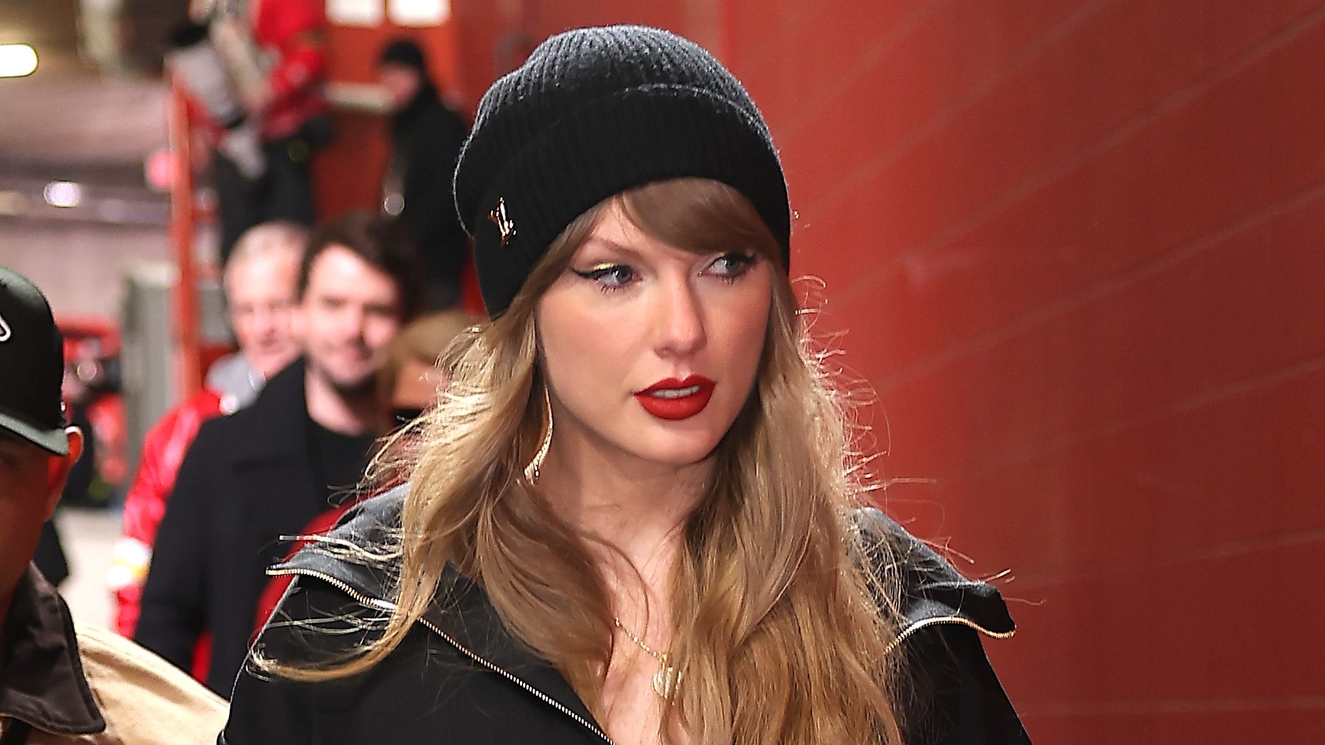 Taylor Swift’s announcement draws backlash amid Chiefs offseason.