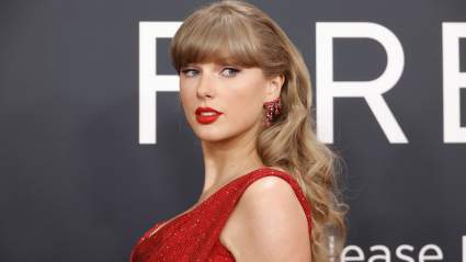 Video of Taylor Swift Turns Heads at Grammys After-Party