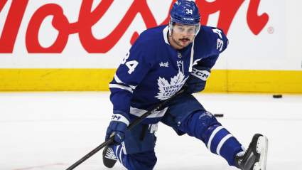 Analyst Shares Surprising Name to Play on Maple Leafs’ Top Line
