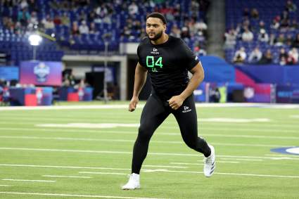Seahawks Sign 6-Foot-6 Rookie Offensive Tackle Ahead of Bucs Game