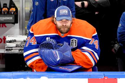 Embattled Oilers Goalie Linked To Mammoth In ‘Bold’ Trade Idea